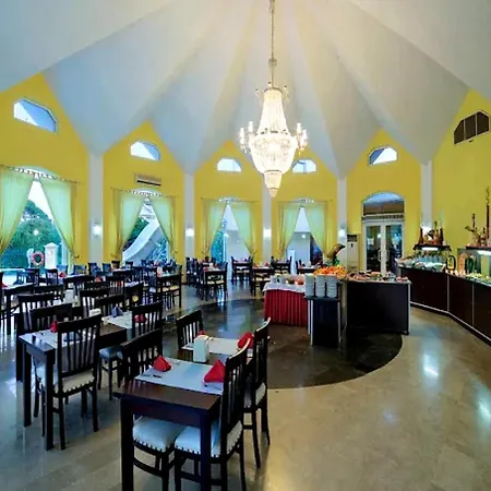 Camyuva Luna Hotell 4*